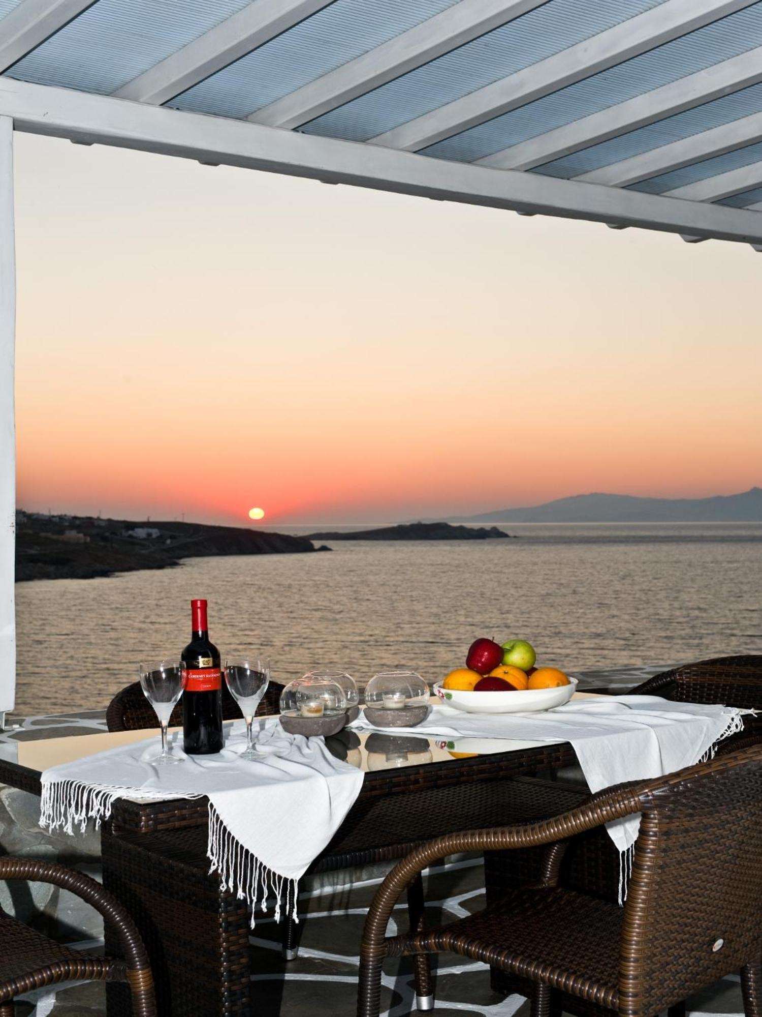 Vana Holidays Ornos  Exterior photo