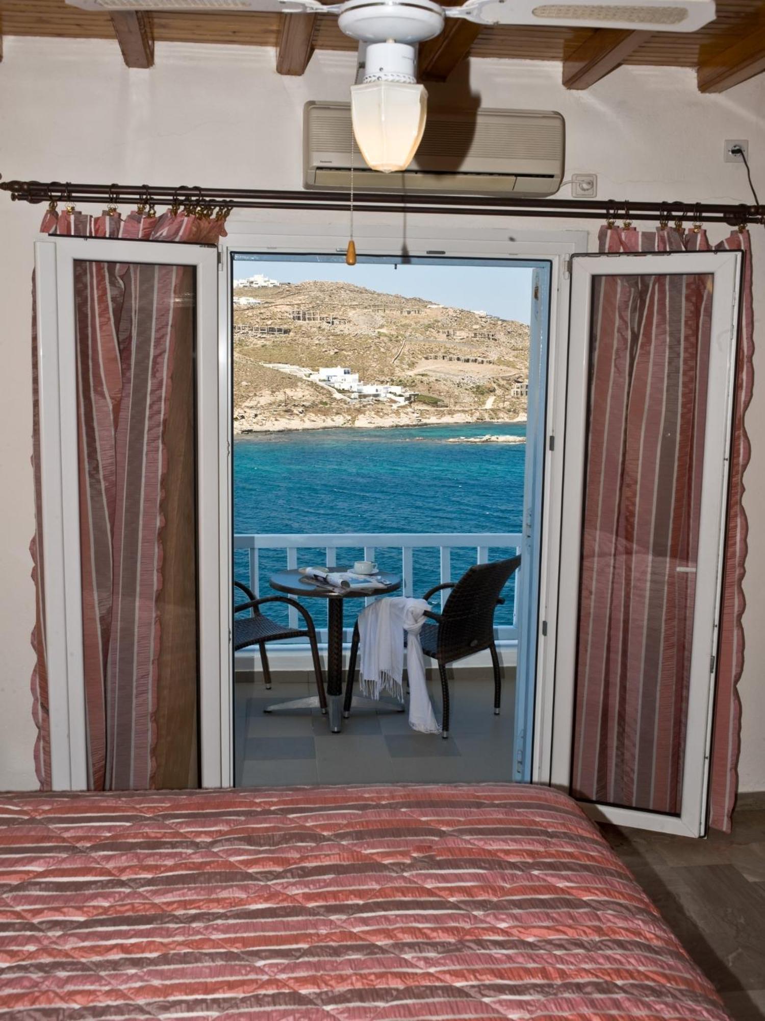 Vana Holidays Ornos  Room photo
