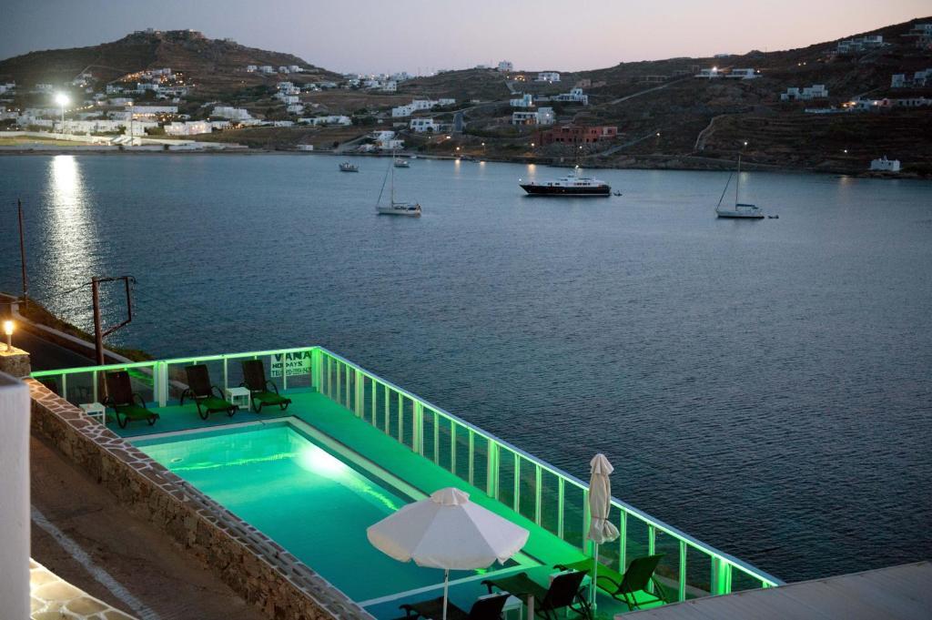 Vana Holidays Ornos  Exterior photo
