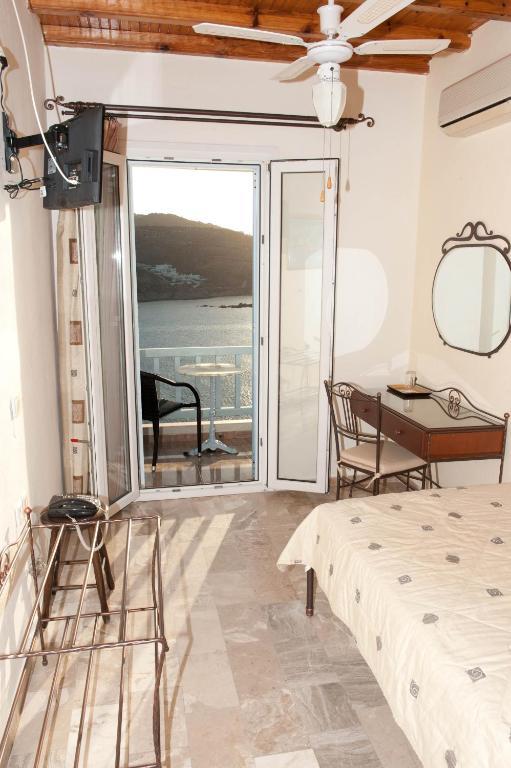 Vana Holidays Ornos  Room photo