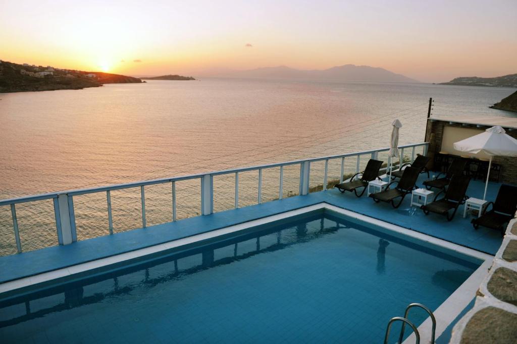 Vana Holidays Ornos  Exterior photo