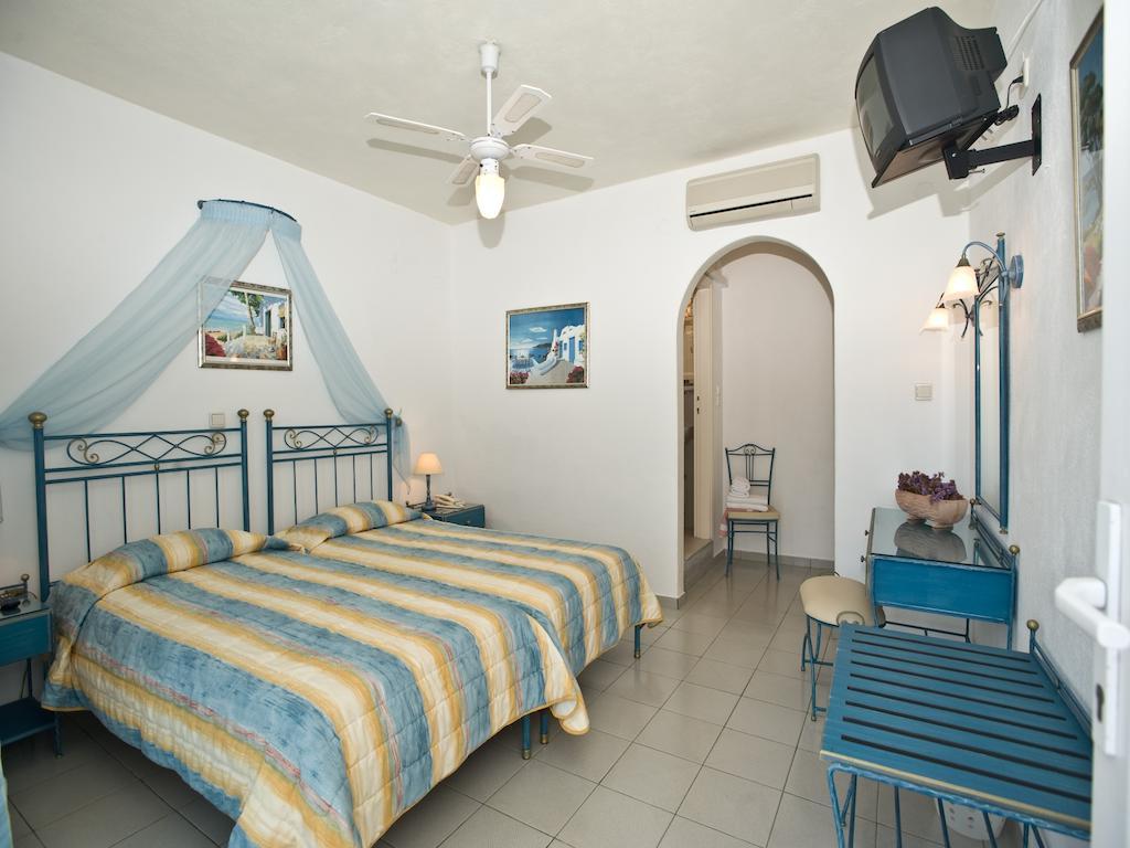 Vana Holidays Ornos  Room photo