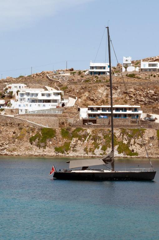 Vana Holidays Ornos  Exterior photo