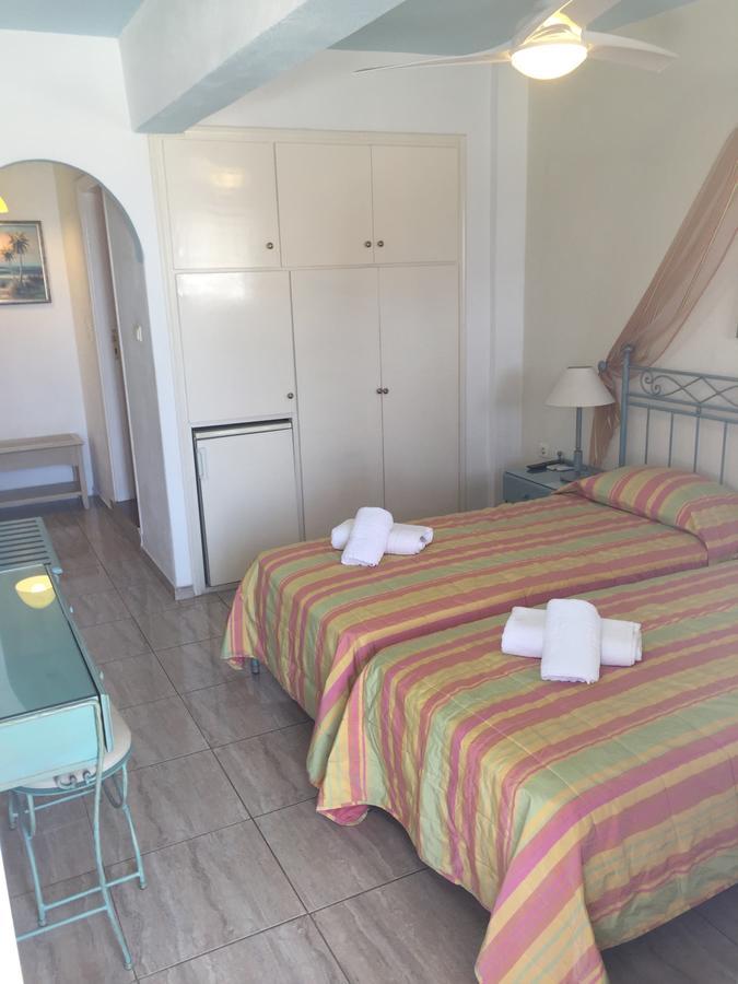 Vana Holidays Ornos  Exterior photo