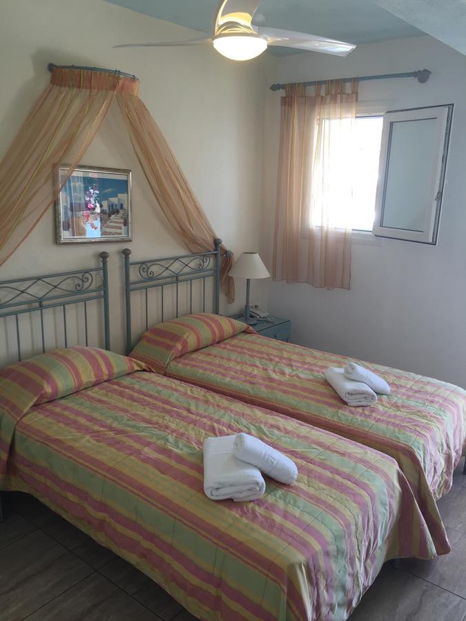 Vana Holidays Ornos  Exterior photo