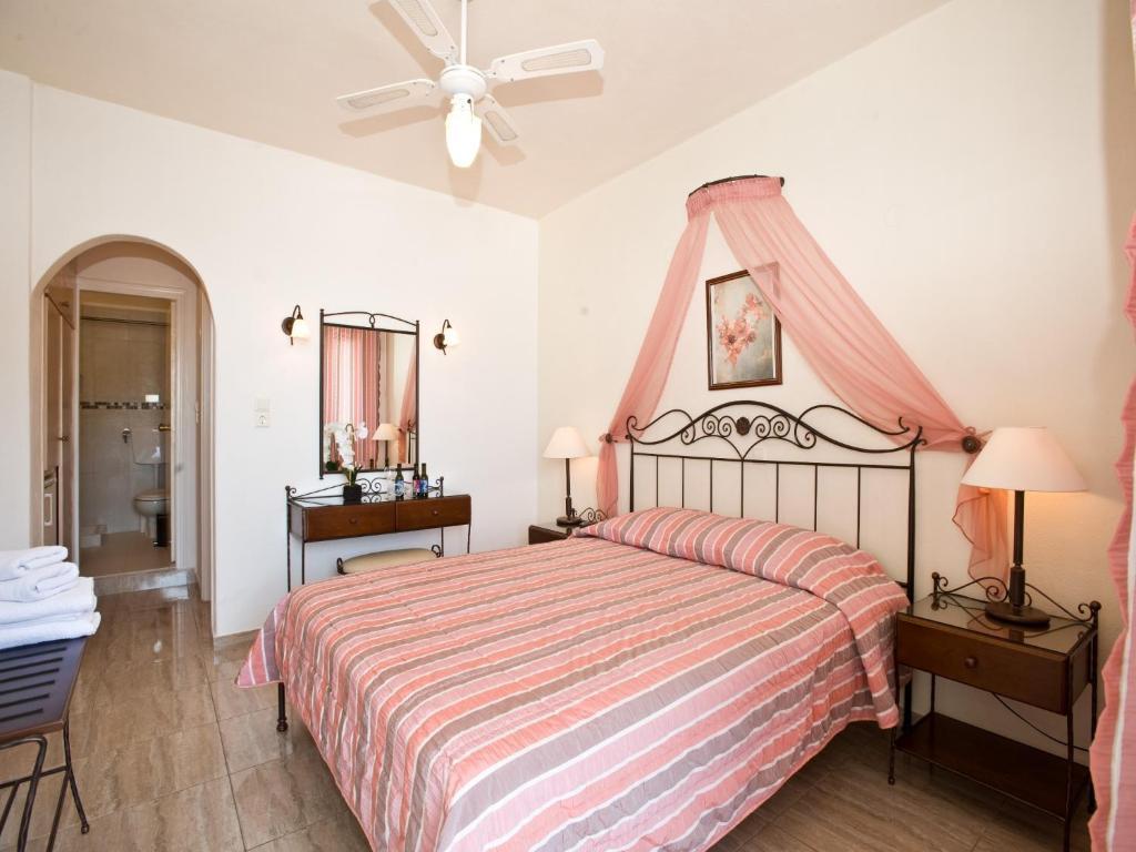 Vana Holidays Ornos  Room photo