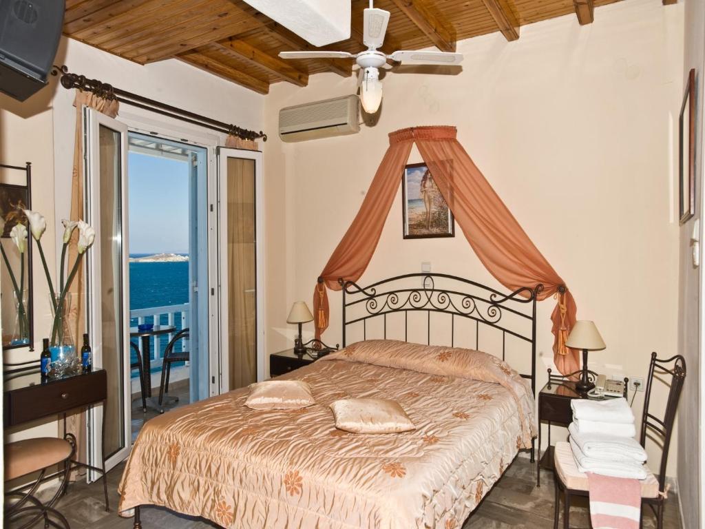 Vana Holidays Ornos  Room photo