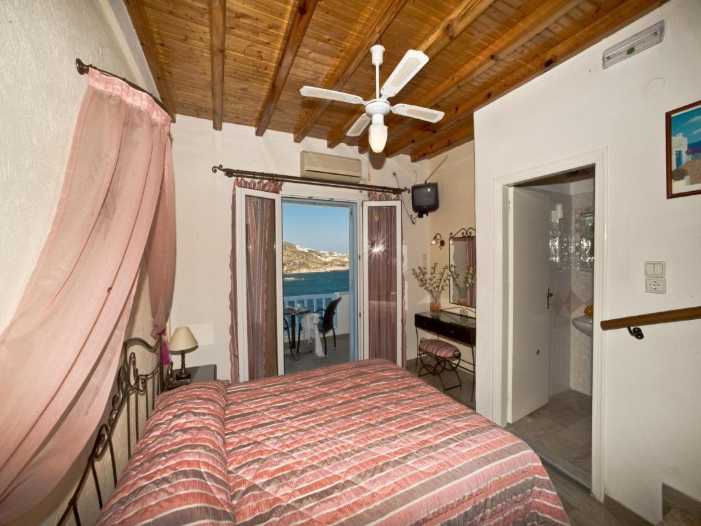 Vana Holidays Ornos  Room photo